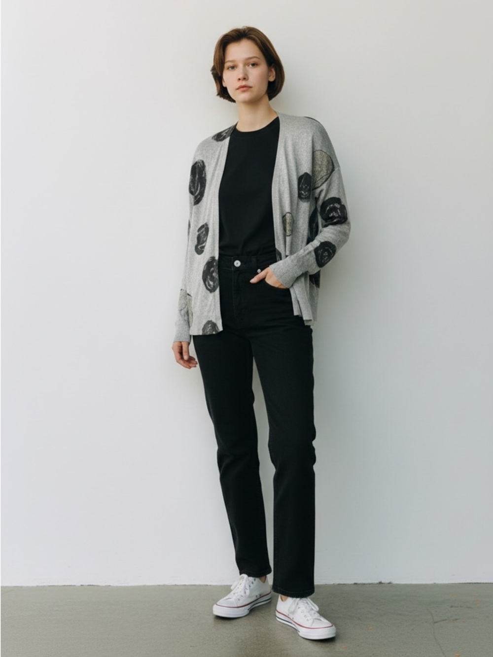 🐶Simply Vera Wang Light Gray Cardigan slight sparklewith Charcoal Polka Dots - Picture 2 of 5